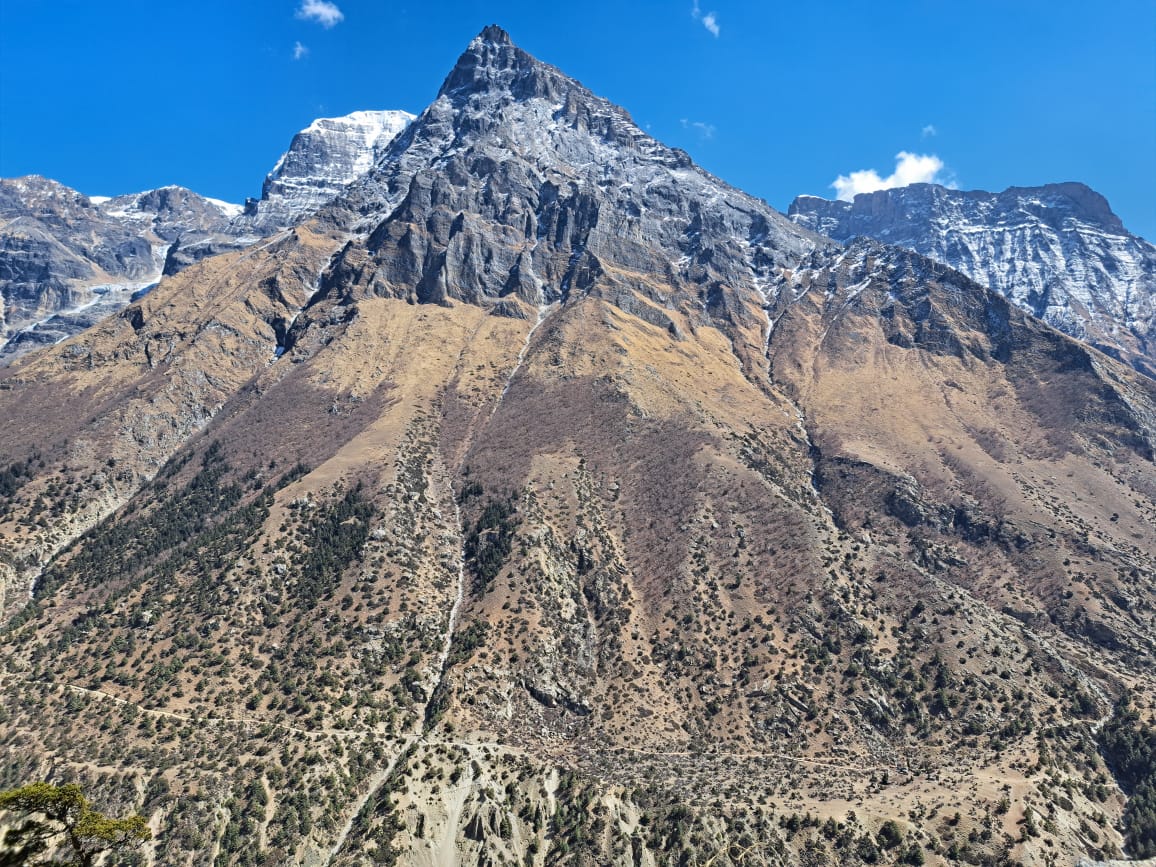 Langtang Valley & Gosaikunda Lake Trek trek photo 5